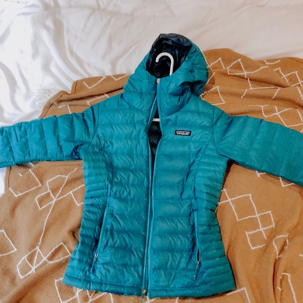 Blue Patagonia down jacket (xs)